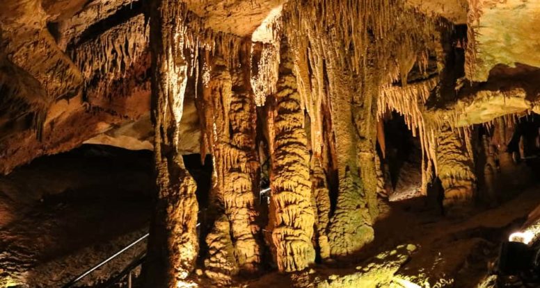 rocks in tuckaleechee caverns