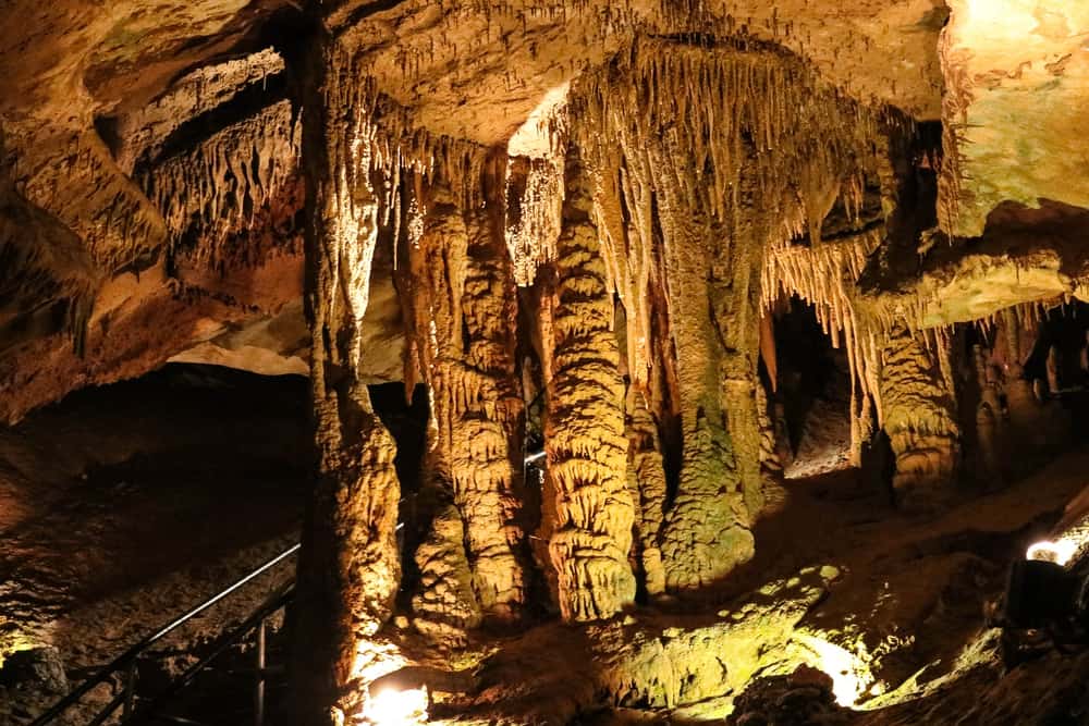 rocks in tuckaleechee caverns