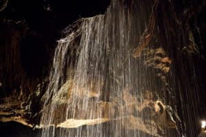 underground waterfall tuckaleechee caverns